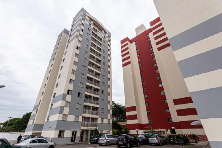 Apartamento com 3 dormitórios à venda, 61 m² por R$
