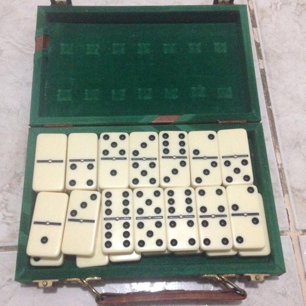 jogo de dominó