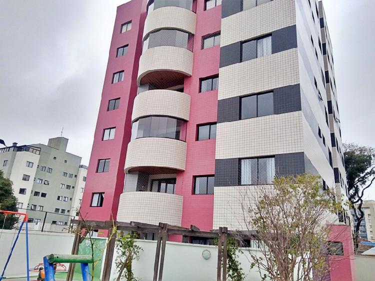 Apartamento com 98,00 m2 privativos e 2 vagas livres.