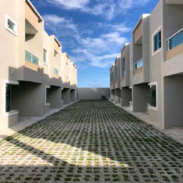 Casa duplex para venda 2/4 e3/4 quartos em Miragem - Lauro