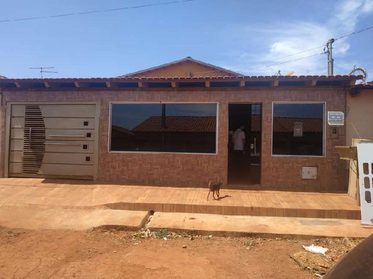 Casa para venda tem 150 metros quadrados com 2 quartos em