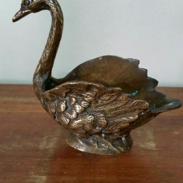 Cisne em bronze