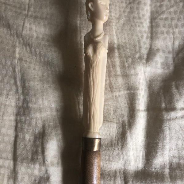bengala antiga de coleção em madeira - cabo em marfim