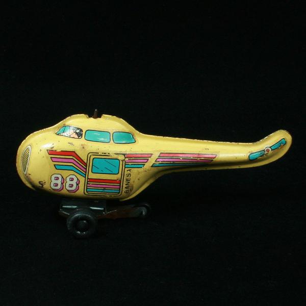brinquedo em lata feito na década de 1960 - helicóptero