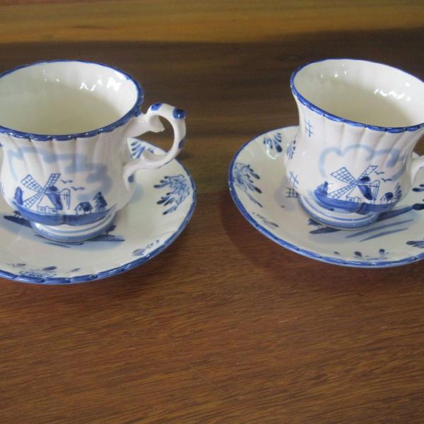 porcelana holandesa antiga - par de xícaras e pires