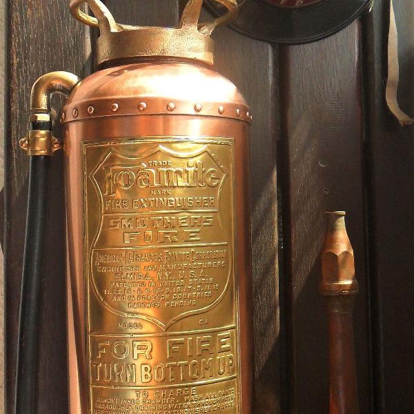raro único, extintor de incêndio em cobre e bronze u.s.a.