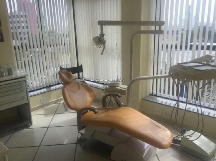 sala comercial com consultório dentário montado
