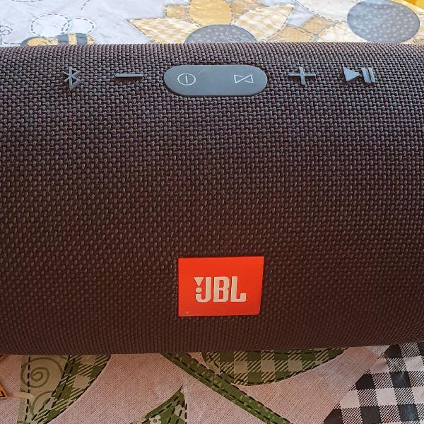 Caixa de som JBL xtreme - usada com acessórios