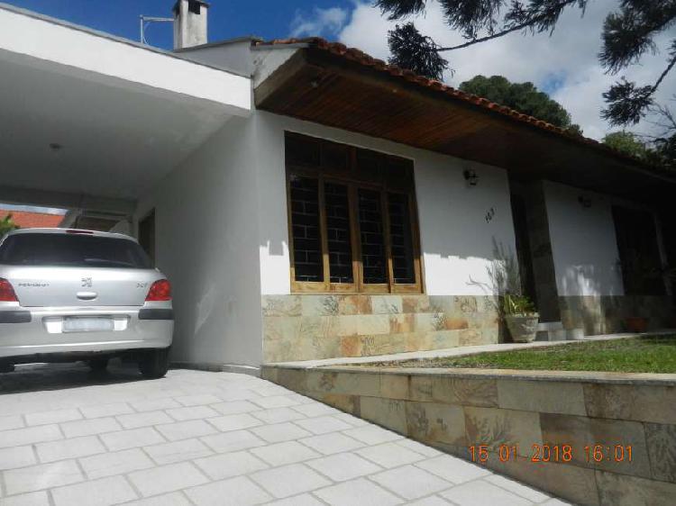 Casa com 03 dormitórios no bairro São Lourenço