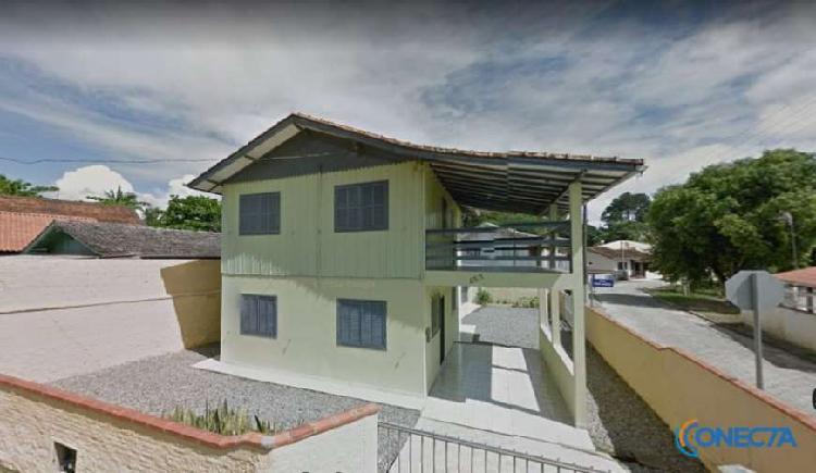 Casa em Porto Belo com 5 Quartos - Perto da Praia