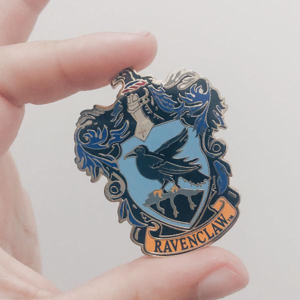 pin corvinal the wizarding world of harry potter