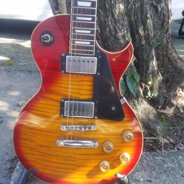 Guitarra Golden Les Paul com acessórios Transformação em