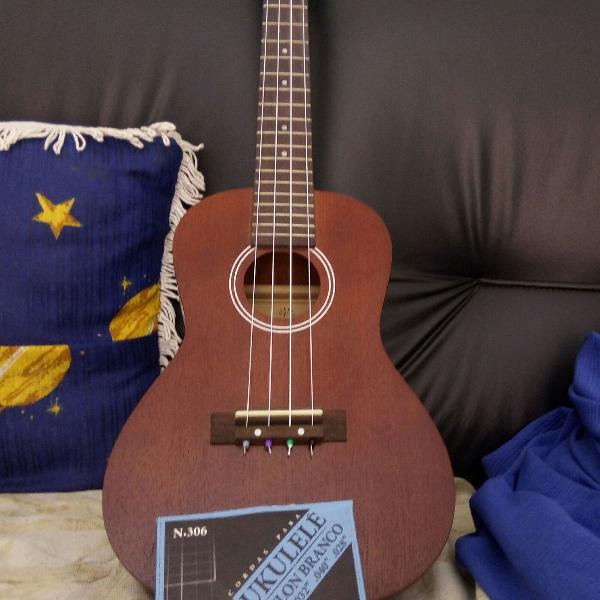 Ukulele Kalani Concert 8136