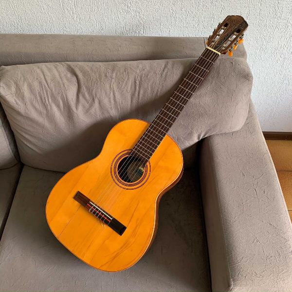 violão clássico com corda de nylon