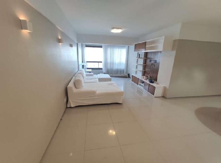 Apartamento para aluguel possui 155 metros quadrados com 4