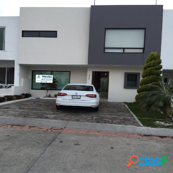 CASA EN VENTA, FRACCIONAMIENTO RINCÓN ALTOZANO