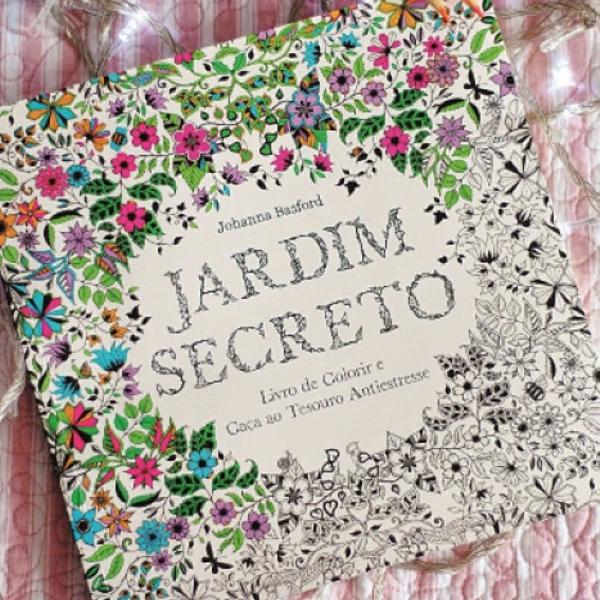 LIVRO PARA COLORIR JARDIM SECRETO