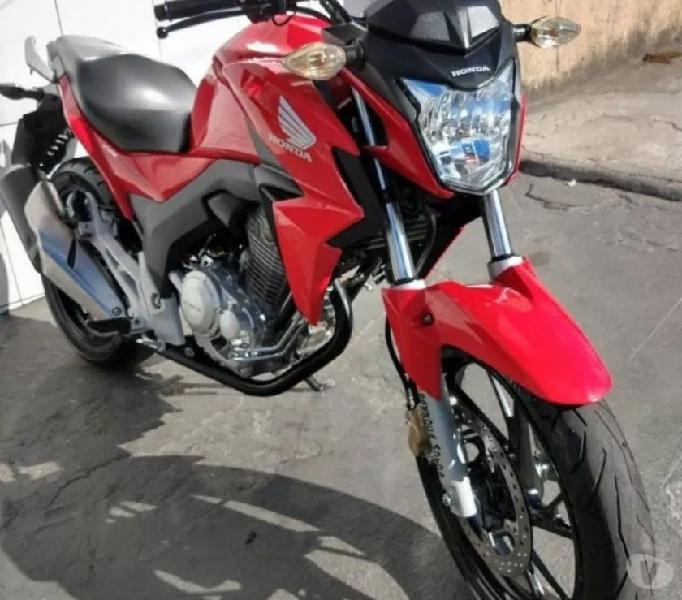 Vendo moto cb twitter 250 cc ano 2016