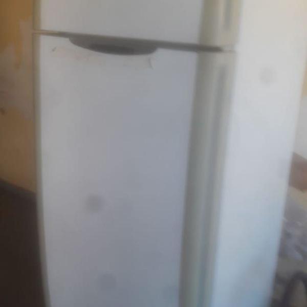 geladeira e armário