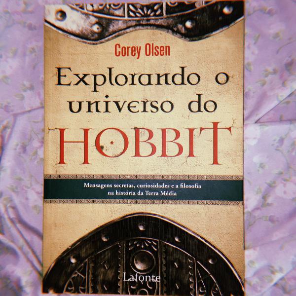 livro explorando o universo do hobbit. corey olsen