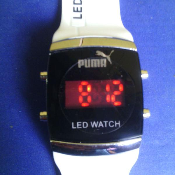 relógio digital de led pulso de cor branca