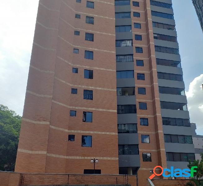 En Alquiler Apartamento en las Chimeneas de 150m2