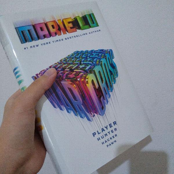 Livro Warcross EM INGLÊS E CAPA DURA