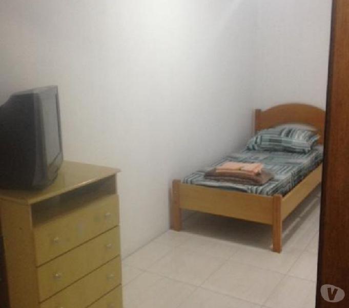 Quarto mobiliado no Hauer