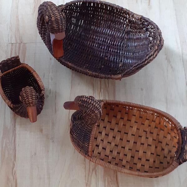 Trio cestas pato em Junco e madeira