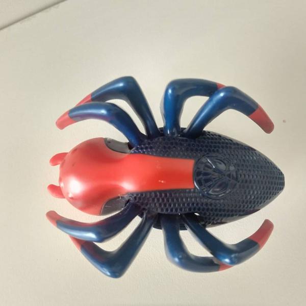 brinquedo aranha homem aranha lacta funciona a fricção