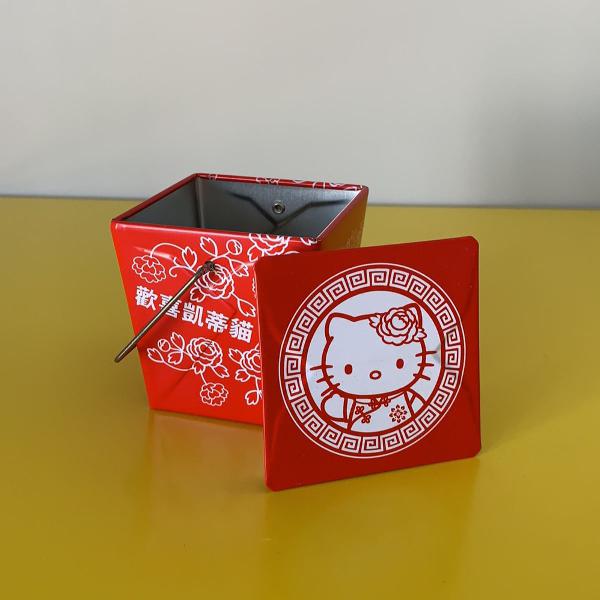 kitty in box
