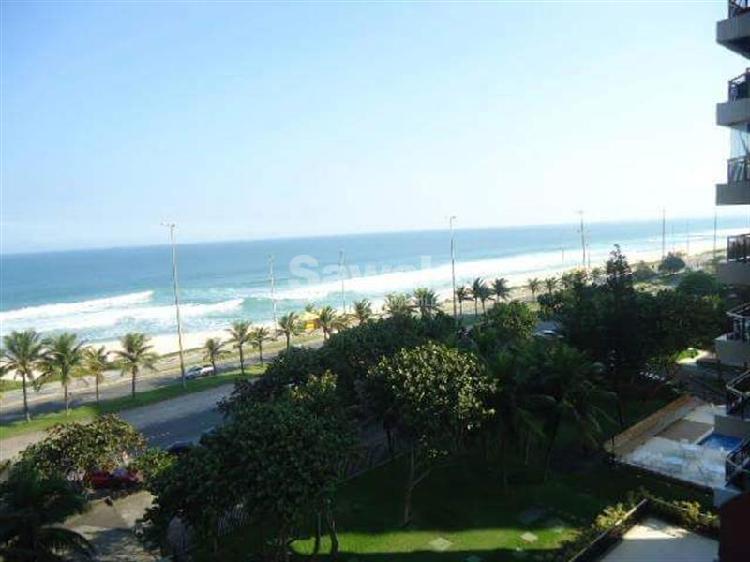 Apart. 1 quarto com serviços, 2 vagas na praia da Barra da