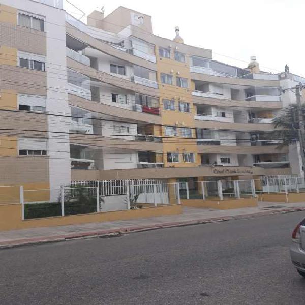 Apartamento em Coqueiros, na rua Abel Capela Vendo.