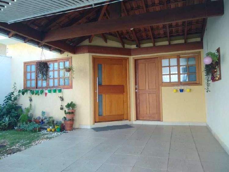 Casa Linda para venda com 3 quartos sendo 1 suite, bairro