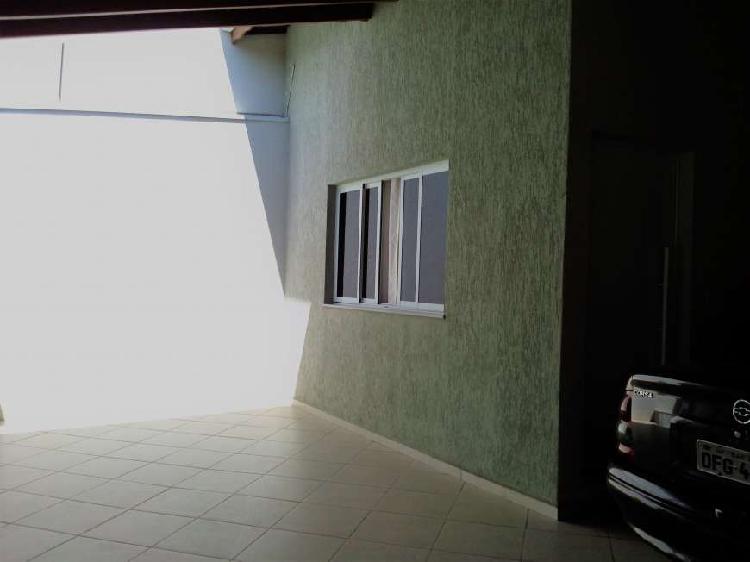 Casa para venda com 180 metros quadrados com 3 quartos em