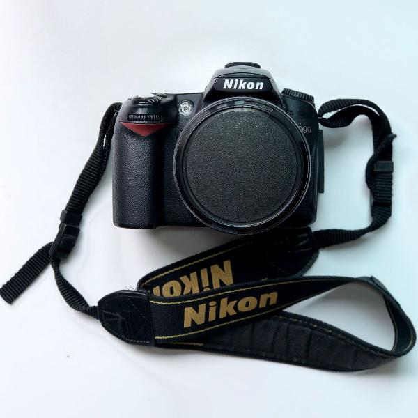 camera nikon d90 + lente af-s nikkor 18-105mm