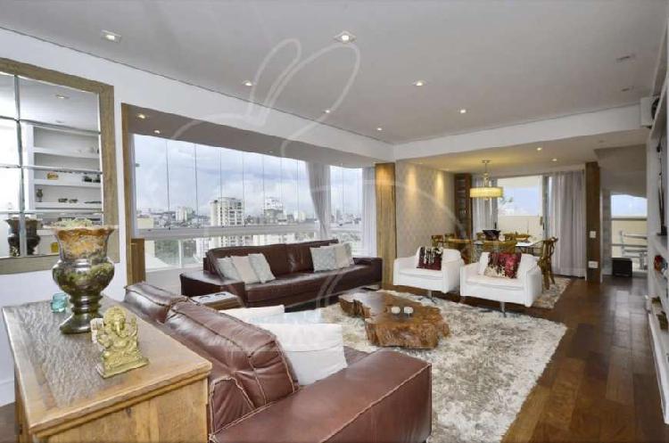 Apartamento para venda possui 198 metros quadrados com 3