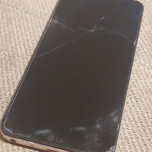 Celular LG Q6+