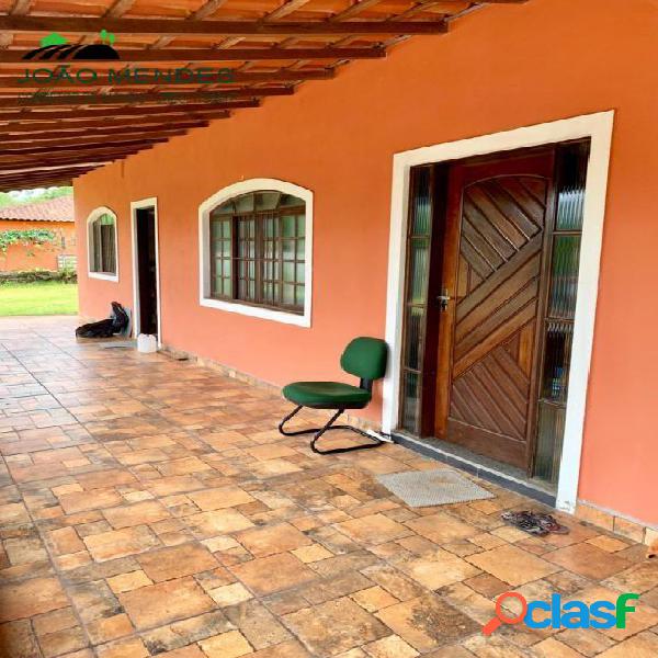 Chácara c/ 2.500 m², em Atibaia/SP.
