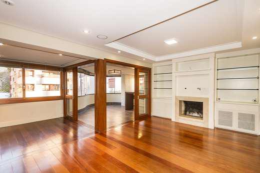 Apartamento para venda possui 158 metros quadrados com 3