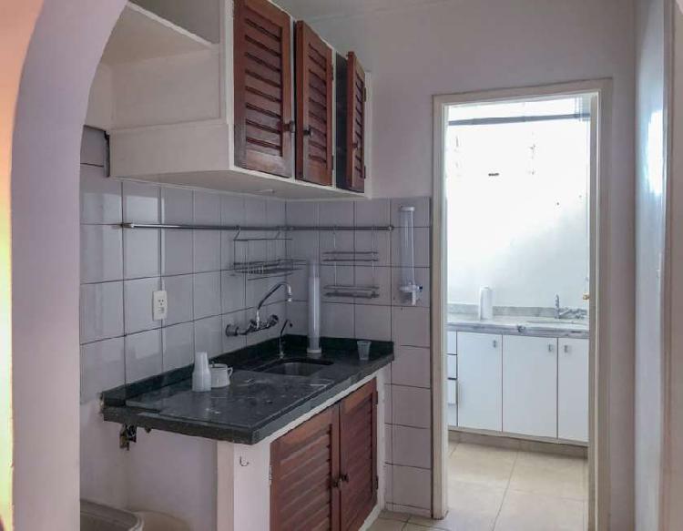 Casa para aluguel tem 200 metros quadrados com 5 quartos em