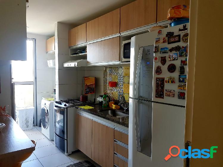 Vende-se excelente apartamento de três quartos em