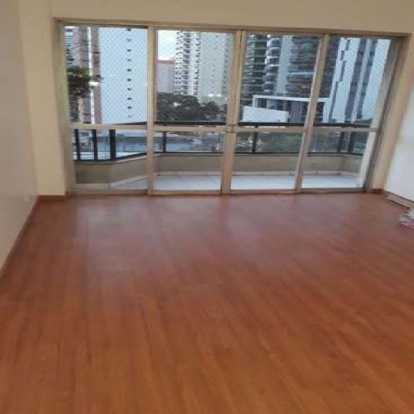 Apartamento a 300 metros do metrô Campo Belo com 2 quartos