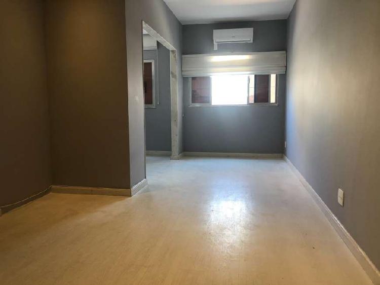 Apartamento para venda possui 66 metros quadrados com 2