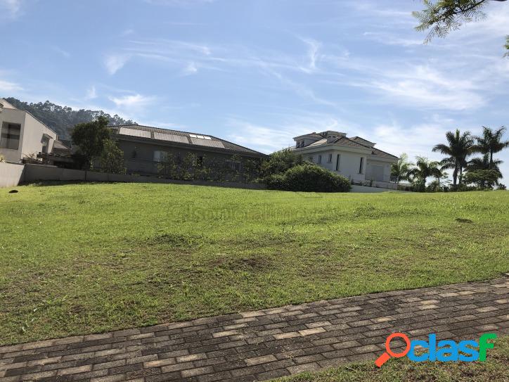 Maravilhoso terreno com 525m², excelente localização