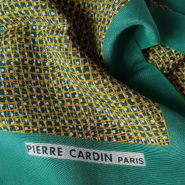 Pierre Cardin, lenço