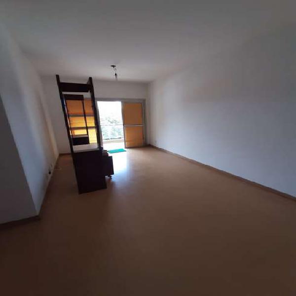 Vendo apartamento de 3 quartos com 2 vagas na Rua Conde de