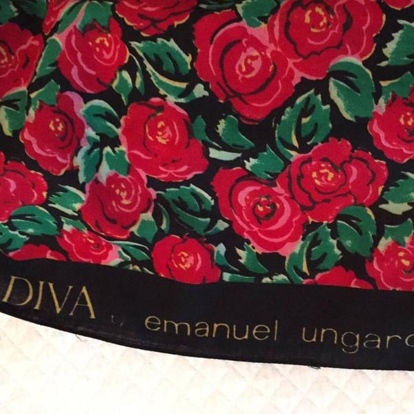 lenço estampado rosas emanuel ungaro original!