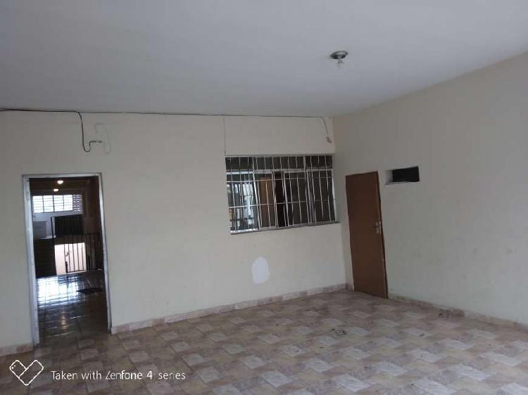 Casa para aluguel com 65 metros quadrados com 2 quartos, 1