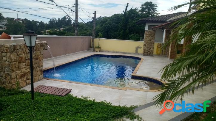Otimo sobrado em condominio fechado